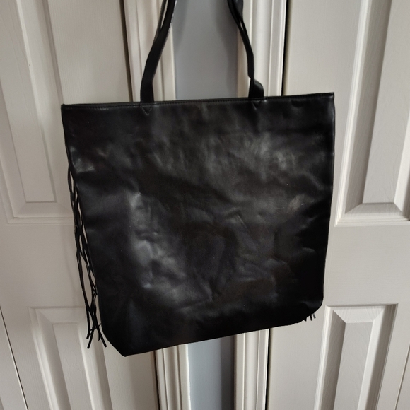 Victoria's Secret Love Victoria Black Fringe Tote Bag - Picture 4 of 9